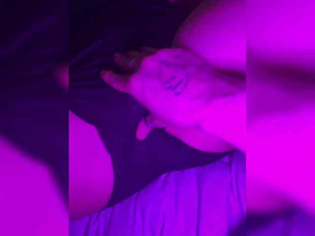 Modelo: NotShyGuys