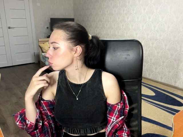 VinitaLaredo live cam preview