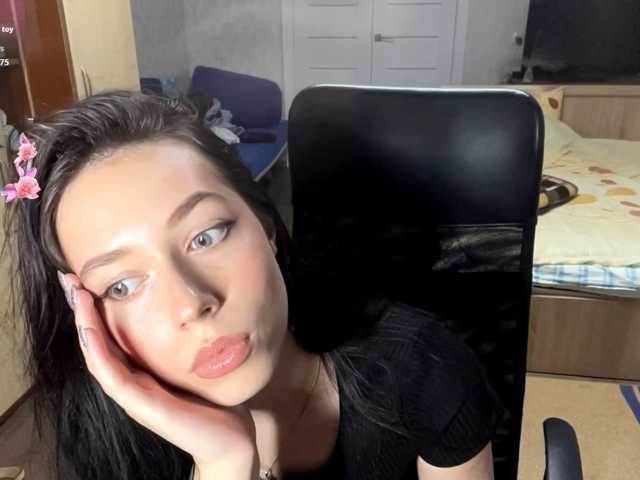 VinitaLaredo live cam preview