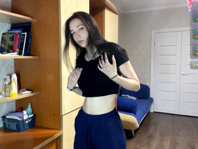 VinitaLaredo live cam on BongaCams