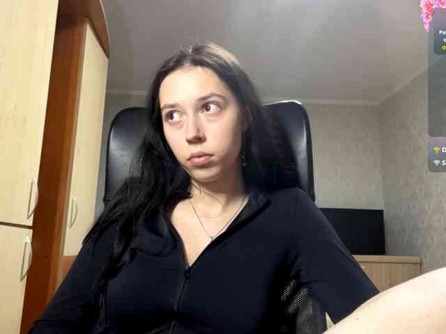 VinitaLaredo webcam