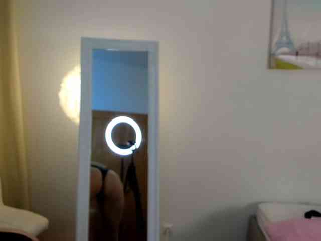 SophiaNoir webcam