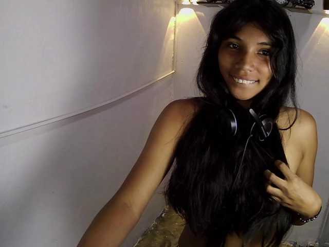 Adriveryhot live cam on BongaCams