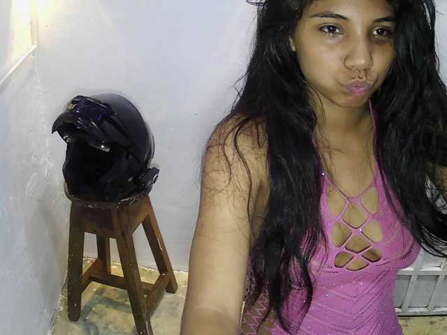 Adriveryhot live cam on BongaCams