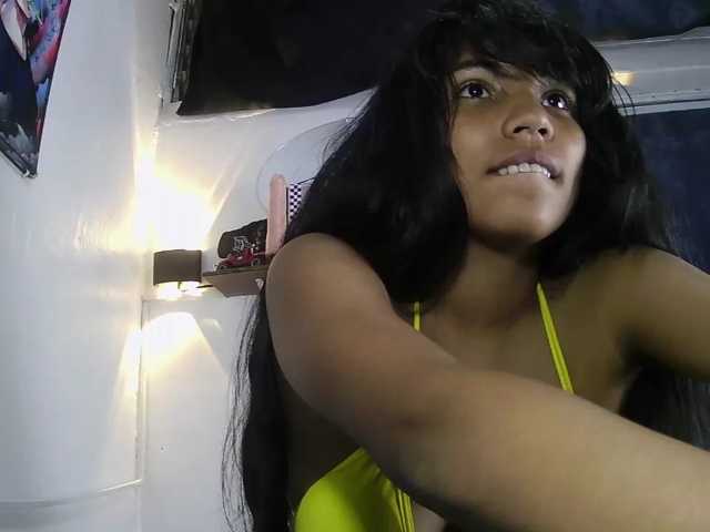 Adriveryhot live cam on BongaCams