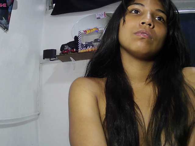Adriveryhot live cam on BongaCams