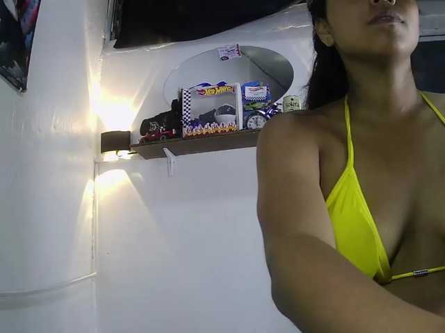 Adriveryhot live cam on BongaCams