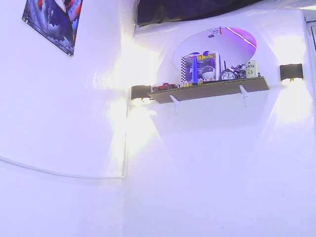 Adriveryhot live cam on BongaCams