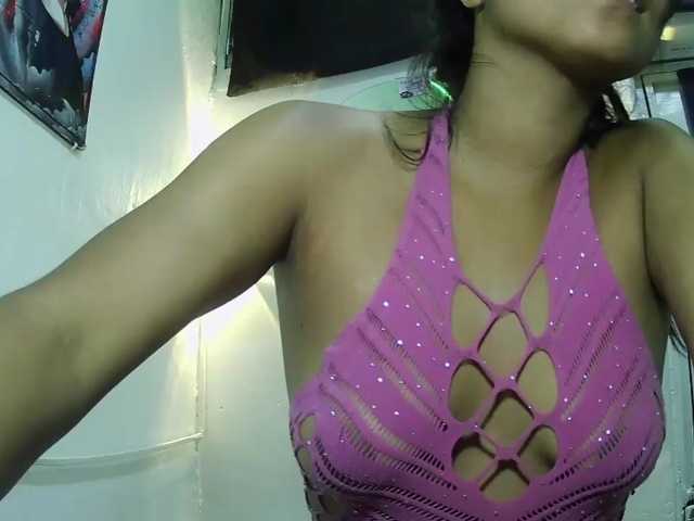 Adriveryhot live cam on BongaCams
