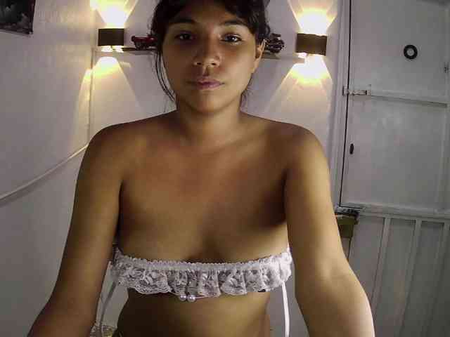 Adriveryhot webcam
