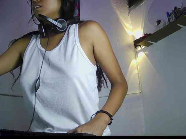 Adriveryhot webcam