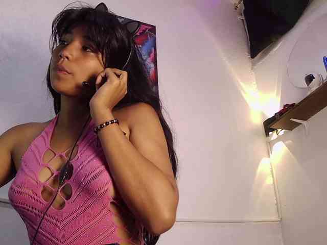 Adriveryhot webcam