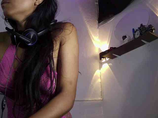 Adriveryhot webcam