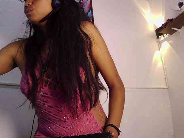 Adriveryhot webcam