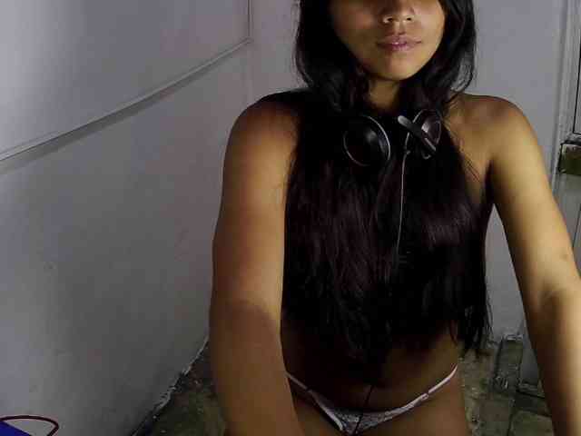 Adriveryhot webcam