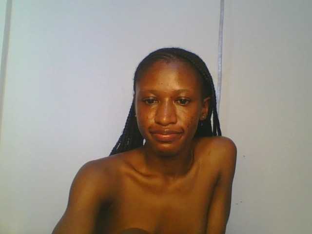 Divine-Ass live cam on BongaCams