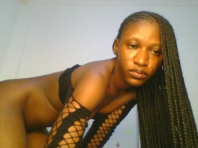 Divine-Ass live cam on BongaCams