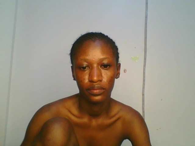 Divine-Ass live cam on BongaCams