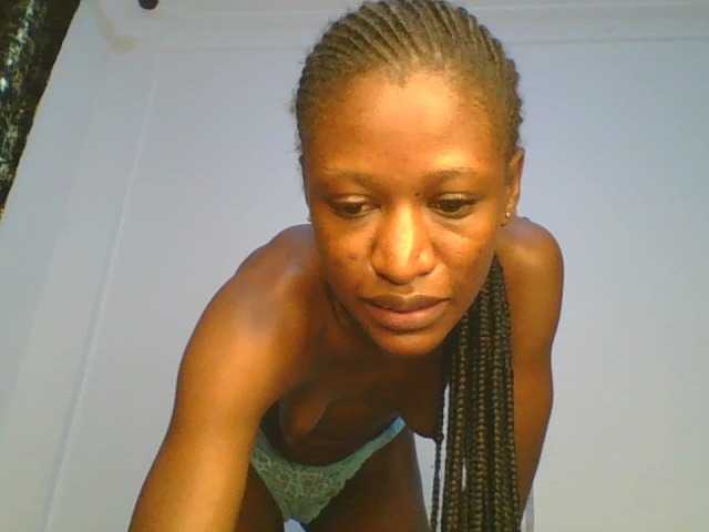 Divine-Ass live cam on BongaCams