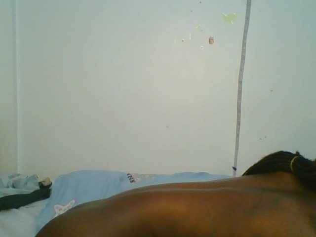 Divine-Ass live cam on BongaCams
