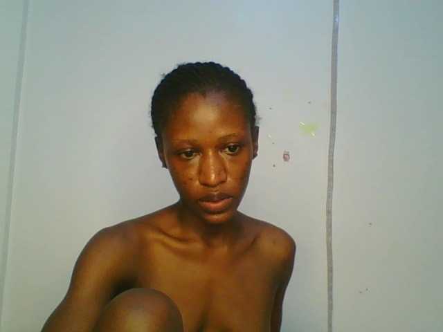 Divine-Ass live cam on BongaCams