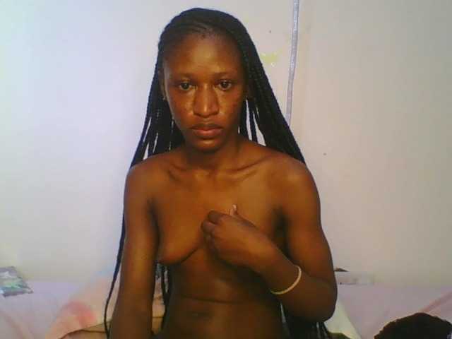 Divine-Ass live cam on BongaCams