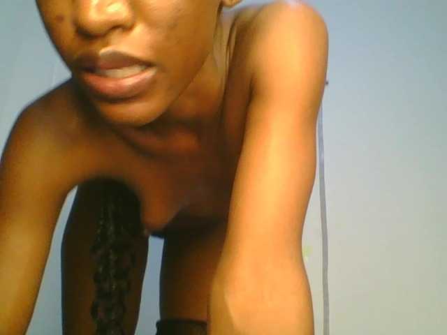 Divine-Ass live cam on BongaCams