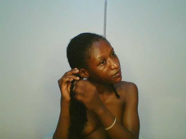 Divine-Ass live cam on BongaCams