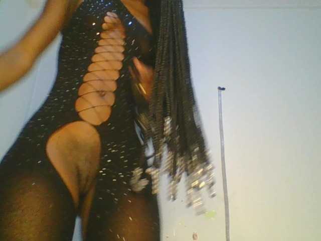 Divine-Ass live cam on BongaCams