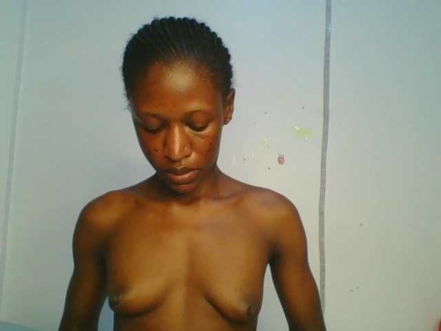 Divine-Ass live cam on BongaCams