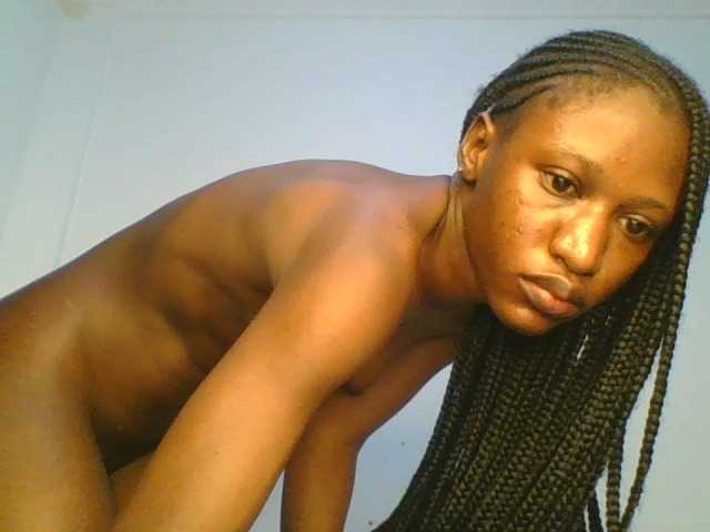 Divine-Ass live cam on BongaCams