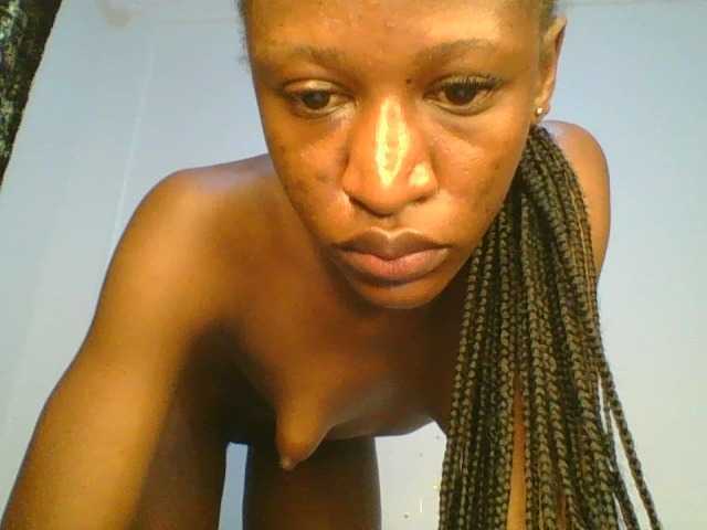 Divine-Ass live cam on BongaCams