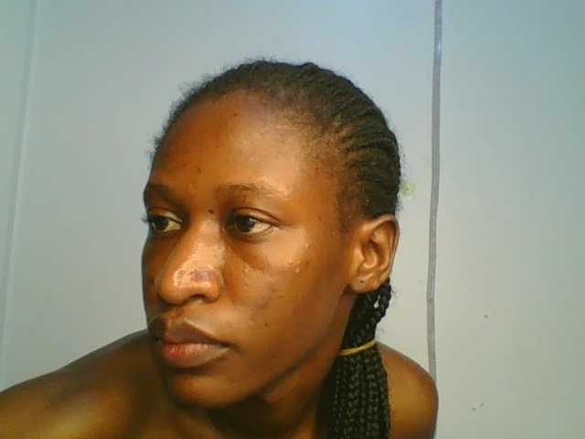 Divine-Ass live cam on BongaCams