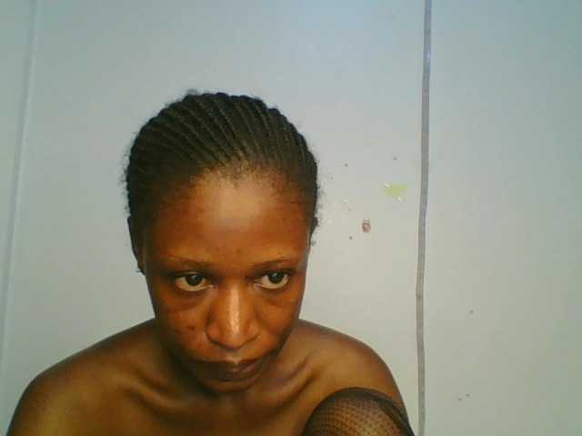 Divine-Ass live cam on BongaCams