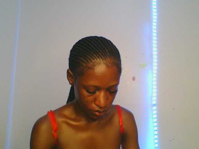 Divine-Ass live cam on BongaCams