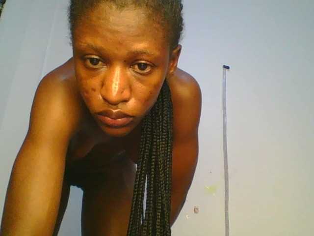 Divine-Ass live cam on BongaCams