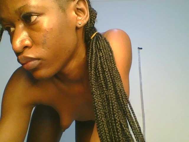 Divine-Ass live cam on BongaCams
