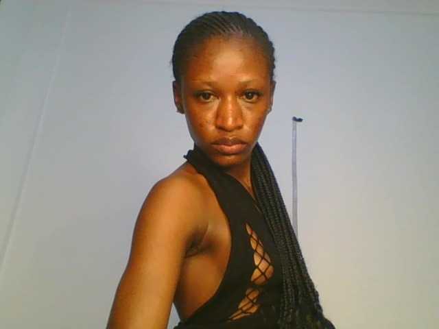 Divine-Ass live cam on BongaCams