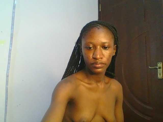 Divine-Ass live cam on BongaCams