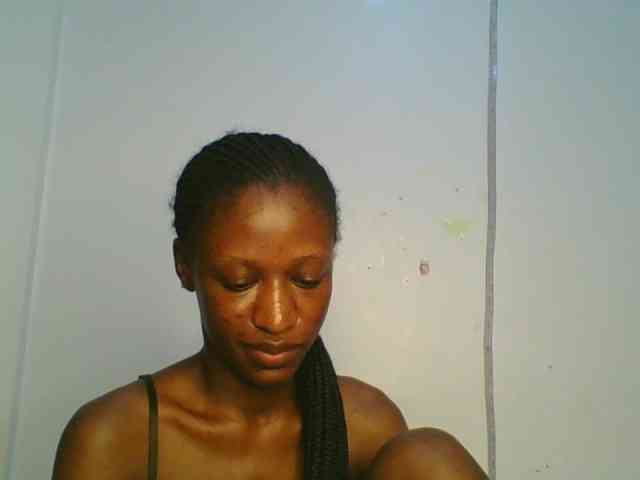 Model: Divine-Ass
