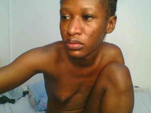Model: Divine-Ass