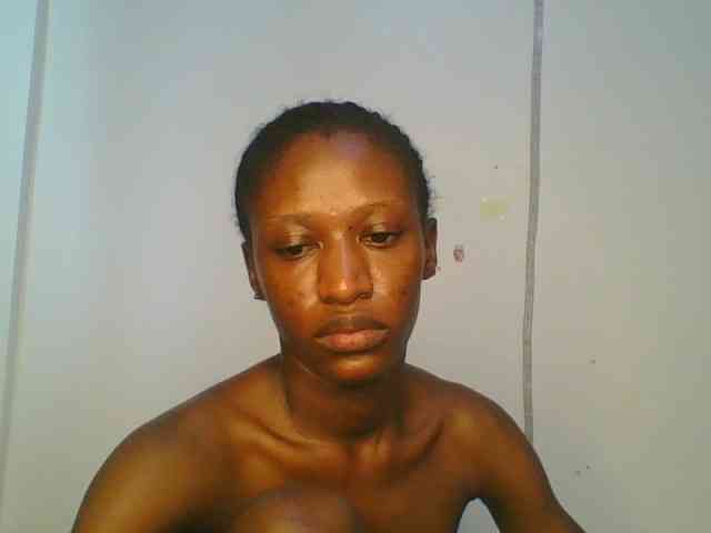 Model: Divine-Ass