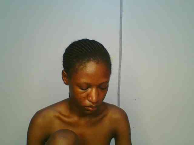 Model: Divine-Ass