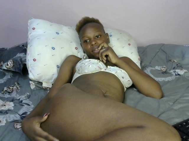 PetiteCandyy live cam on BongaCams