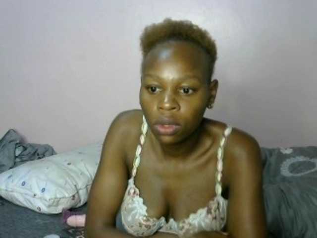 PetiteCandyy live cam on BongaCams