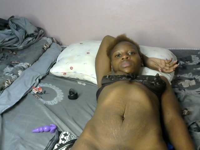 PetiteCandyy live cam on BongaCams