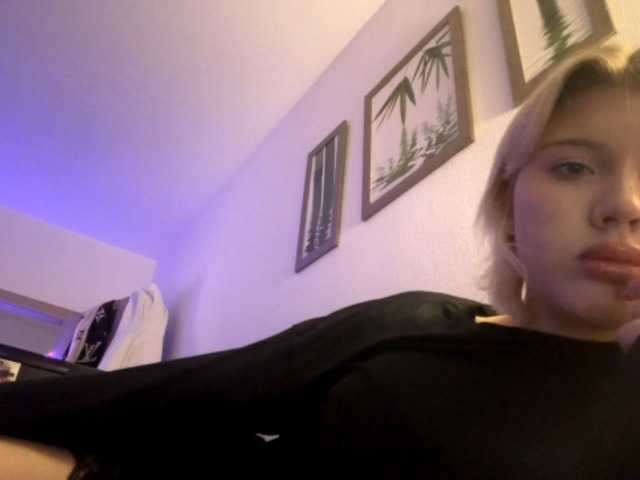 HazelKims live cam on BongaCams