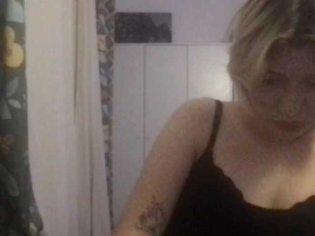 HazelKims live cam on BongaCams