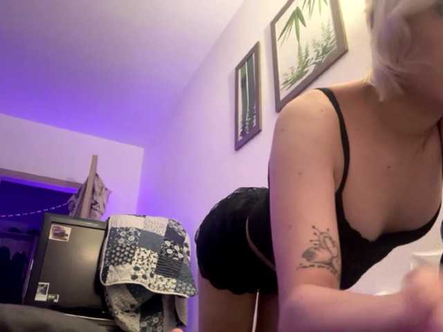 HazelKims, en directo ahora en BongaCams