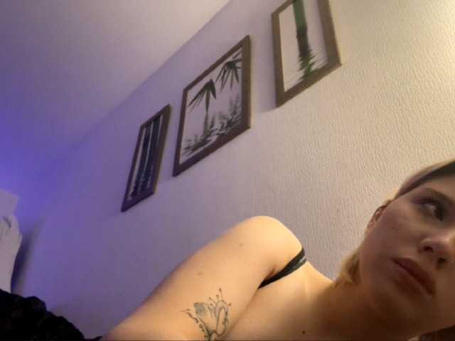 HazelKims live cam on BongaCams
